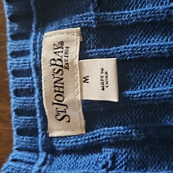 St. Johns Bay sweater! - Picture 3 of 6